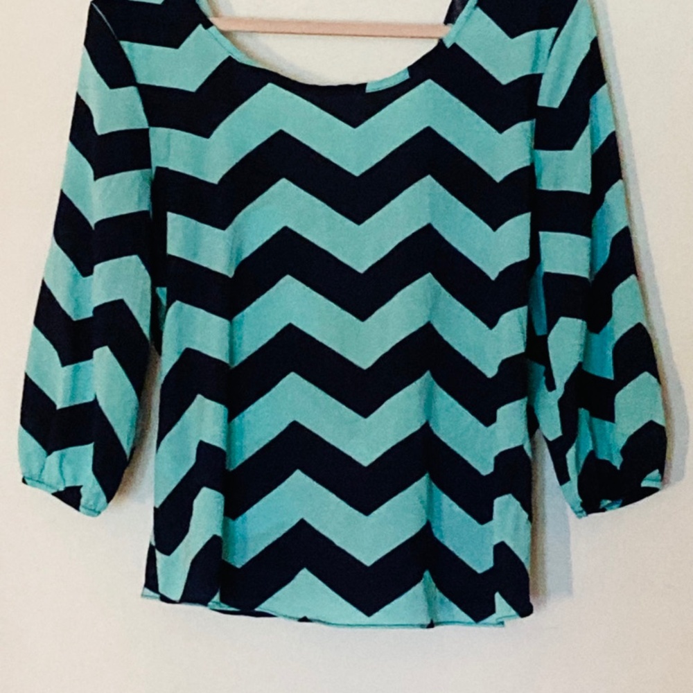Chevron stripe top sz L VINTAGE
